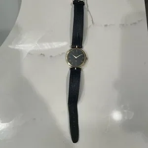 Gucci | Accessories | Vintage Gucci Quartz Womens Watch  display picture 3